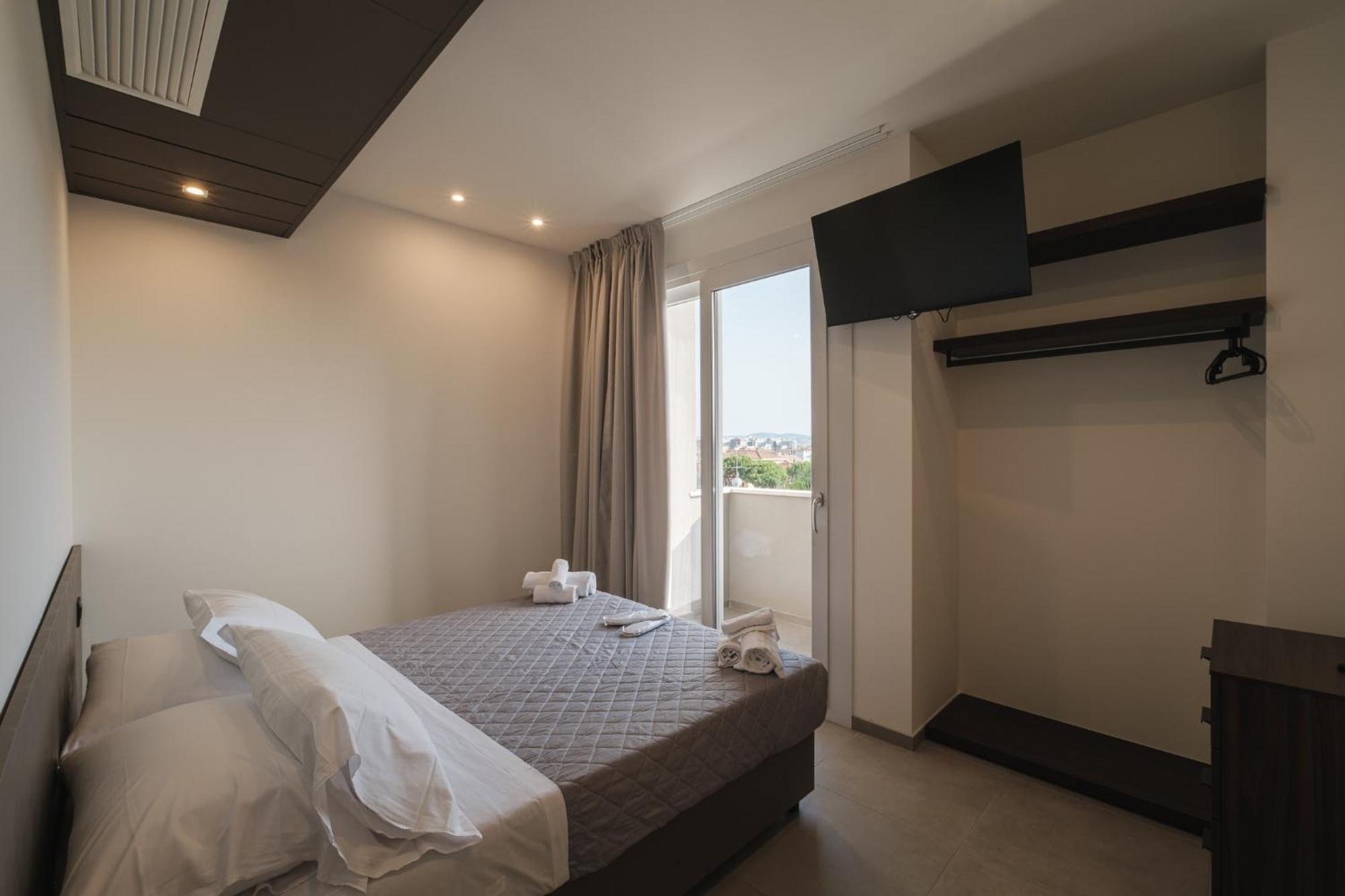 Residence Goldoni6 Suite Apartment Римини Екстериор снимка