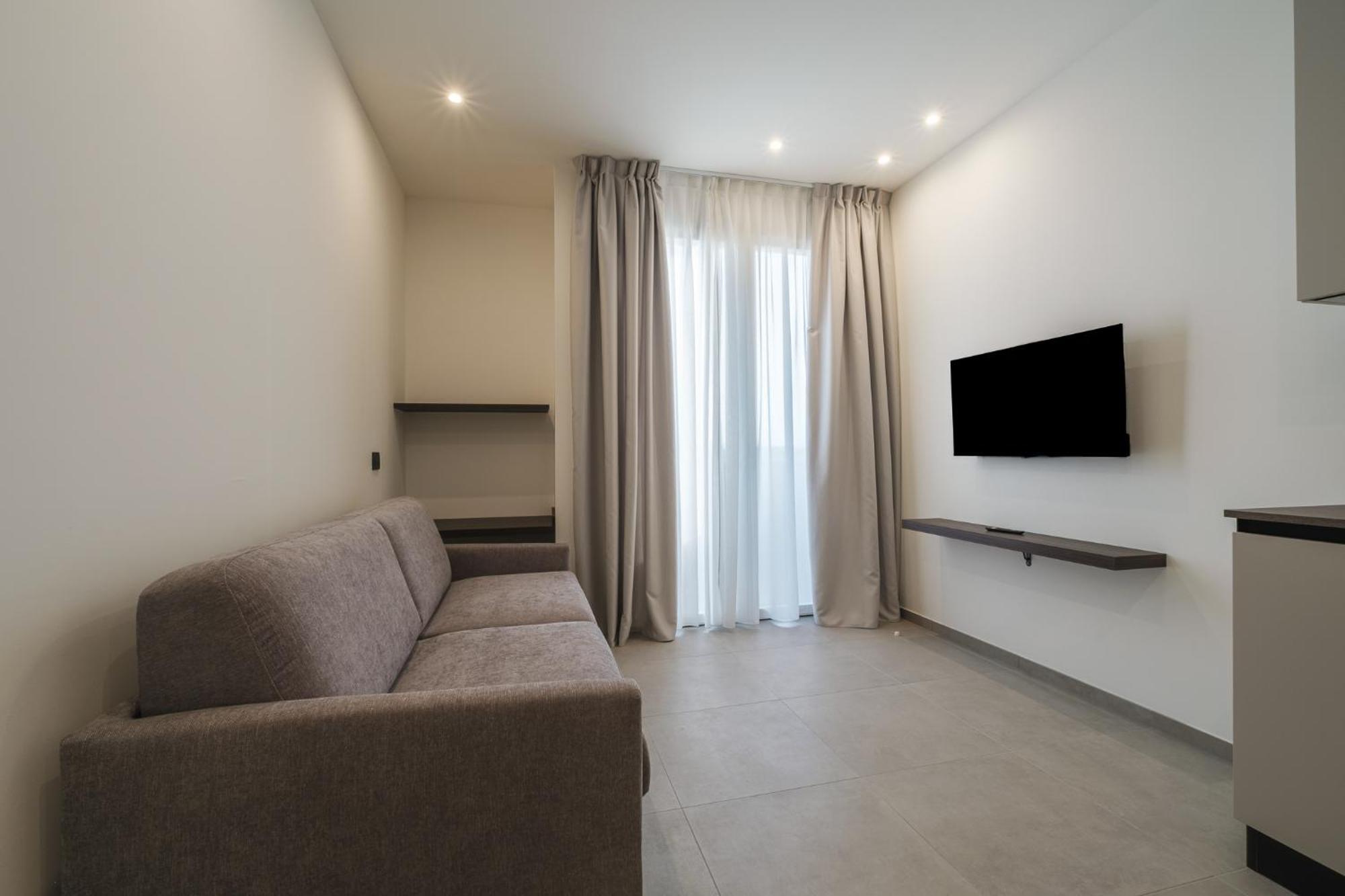 Residence Goldoni6 Suite Apartment Римини Екстериор снимка