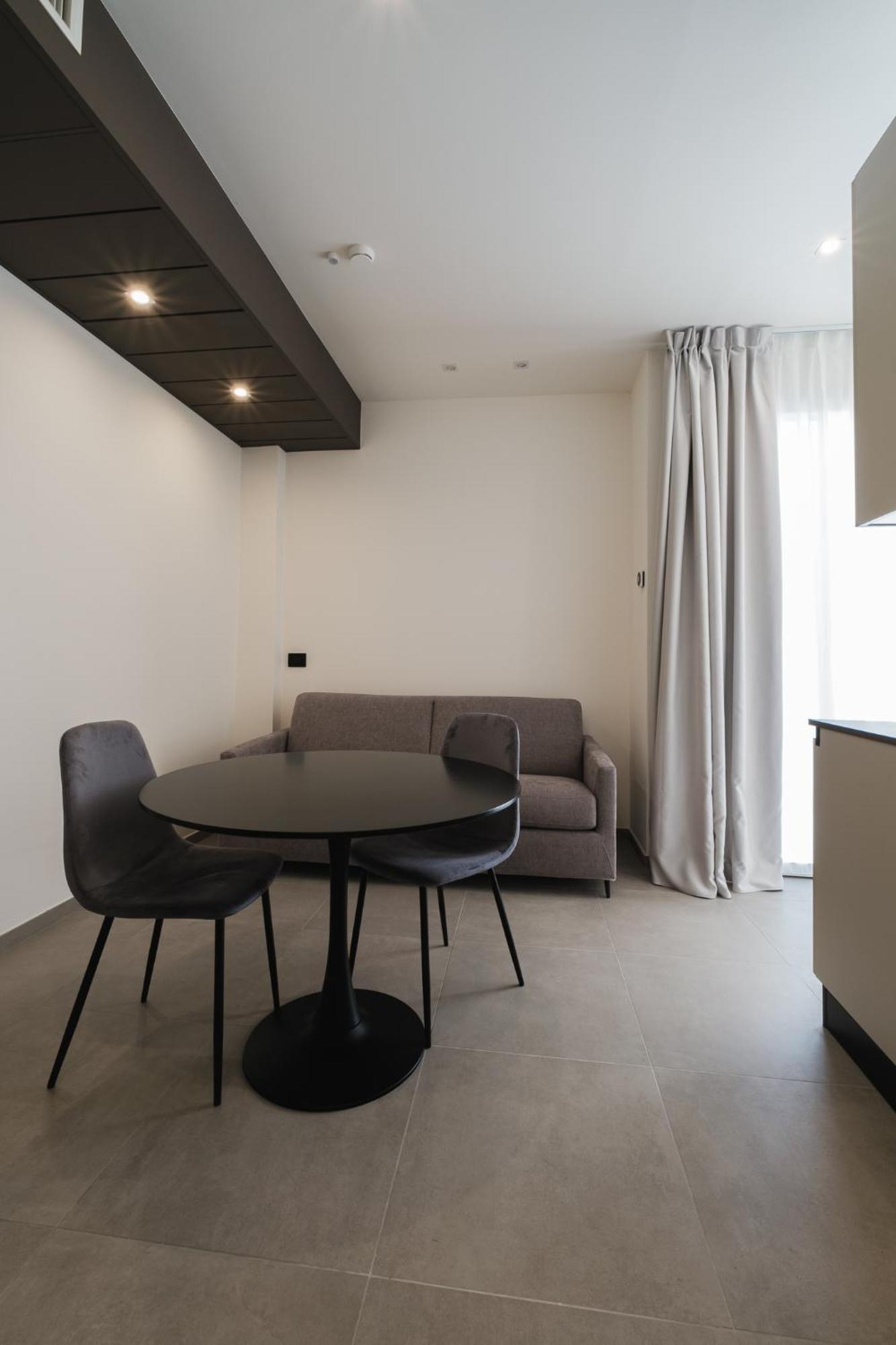 Residence Goldoni6 Suite Apartment Римини Екстериор снимка