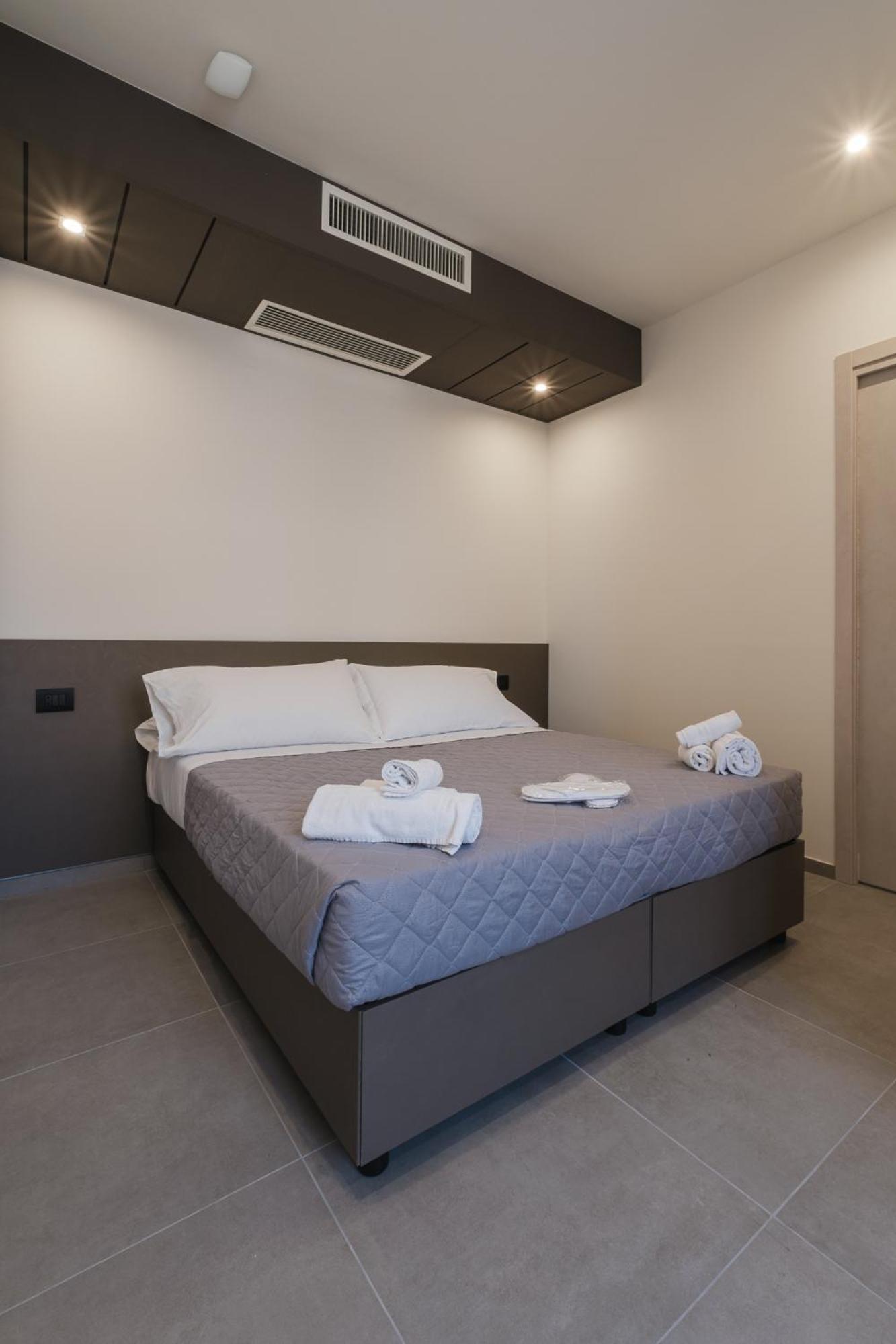 Residence Goldoni6 Suite Apartment Римини Екстериор снимка