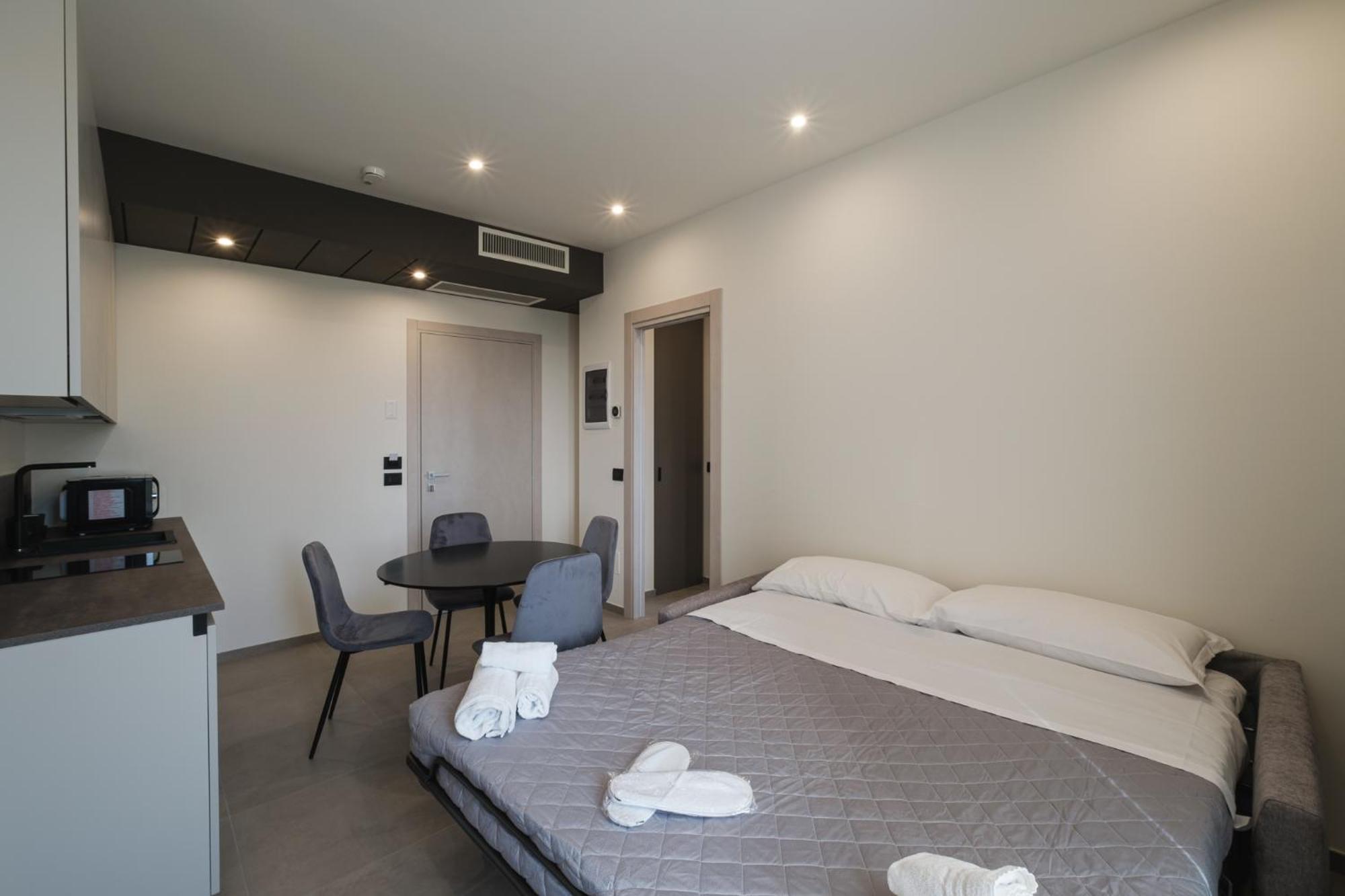 Residence Goldoni6 Suite Apartment Римини Екстериор снимка