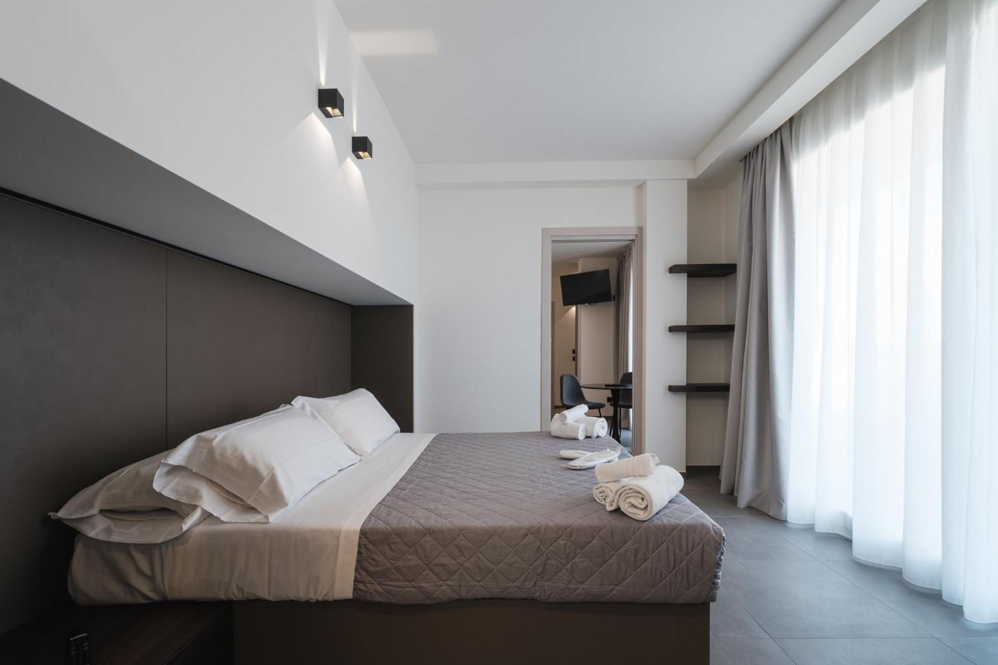 Residence Goldoni6 Suite Apartment Римини Екстериор снимка