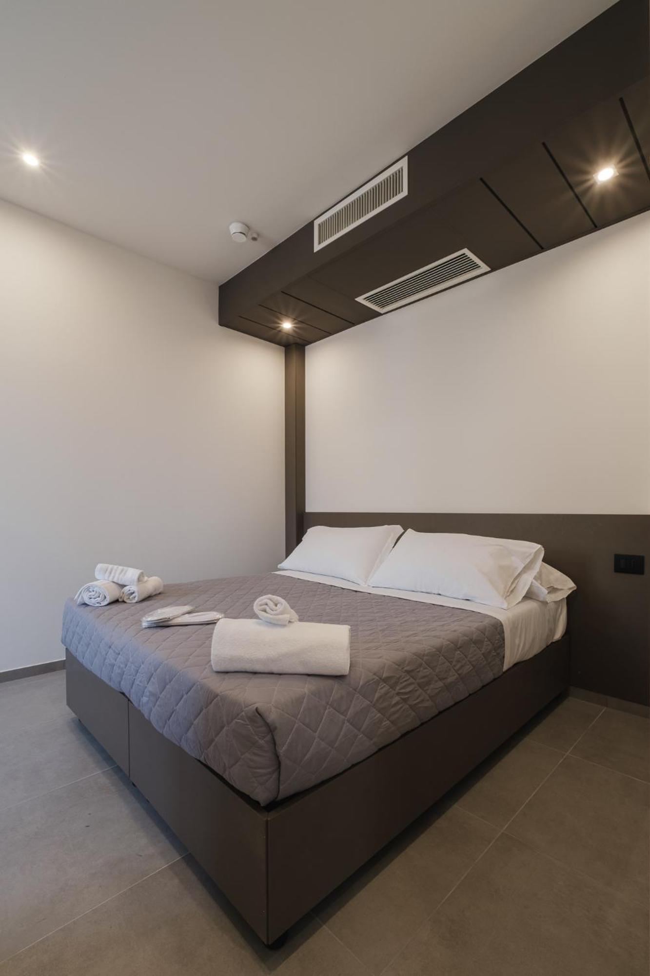 Residence Goldoni6 Suite Apartment Римини Екстериор снимка