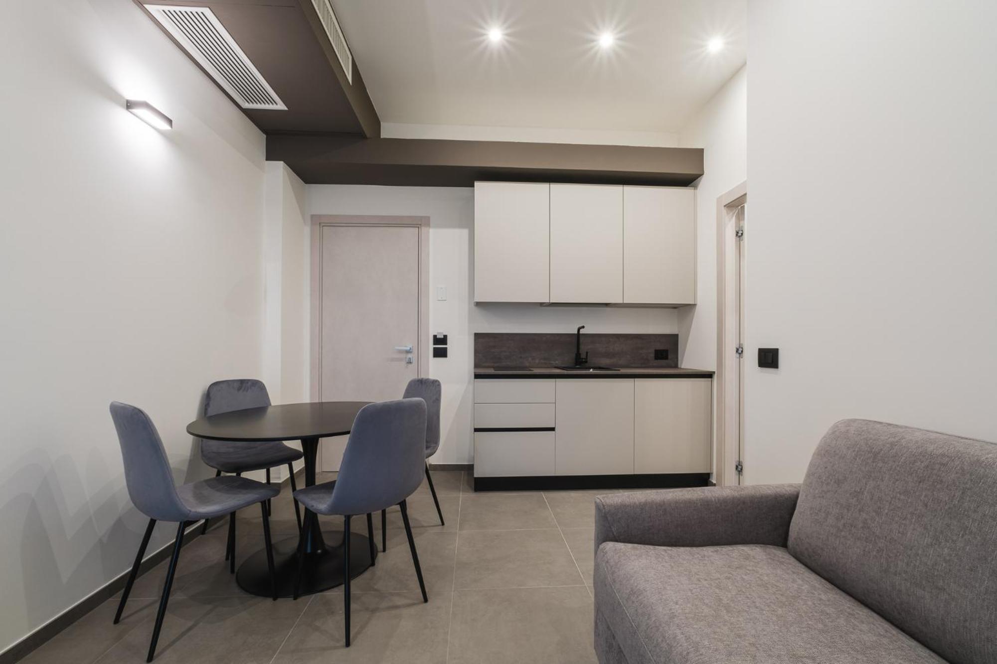 Residence Goldoni6 Suite Apartment Римини Екстериор снимка