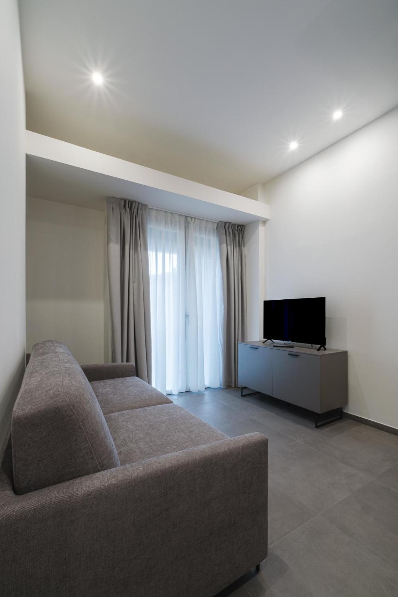 Residence Goldoni6 Suite Apartment Римини Екстериор снимка