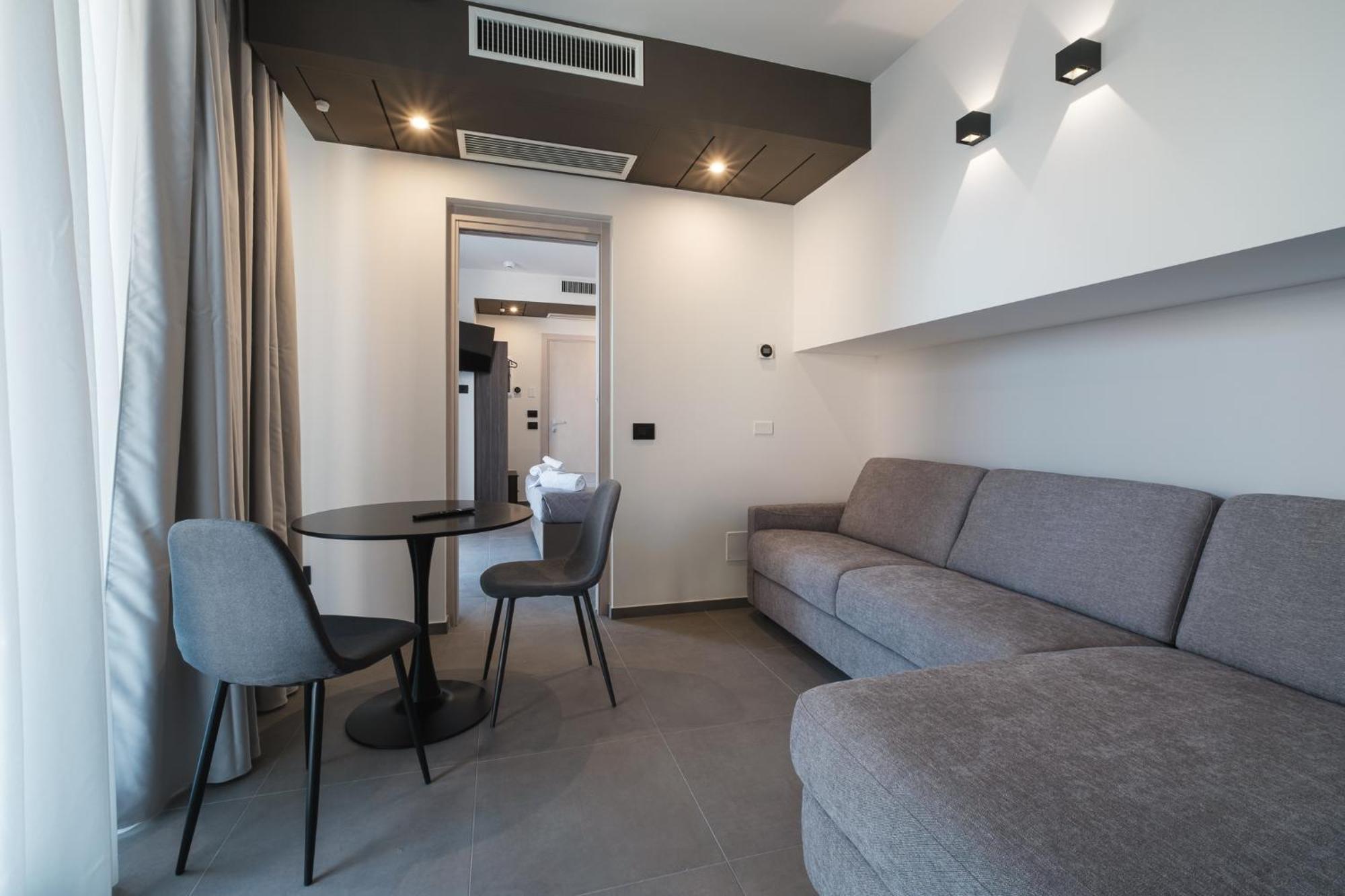 Residence Goldoni6 Suite Apartment Римини Екстериор снимка