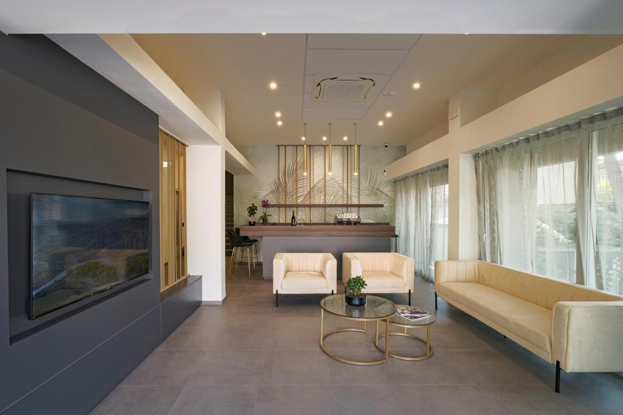 Residence Goldoni6 Suite Apartment Римини Екстериор снимка